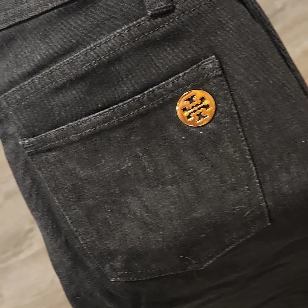 Authentic Tory Burch Flare Jean's Size 25 Never Worn - Picture 2 of 4